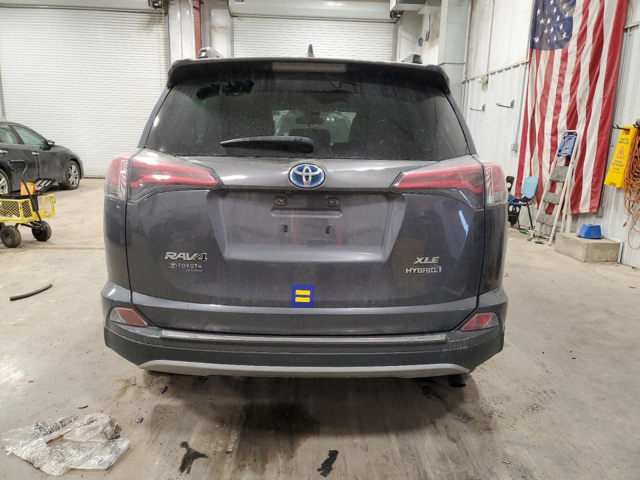 2017 Toyota RAV 4 - Image 6