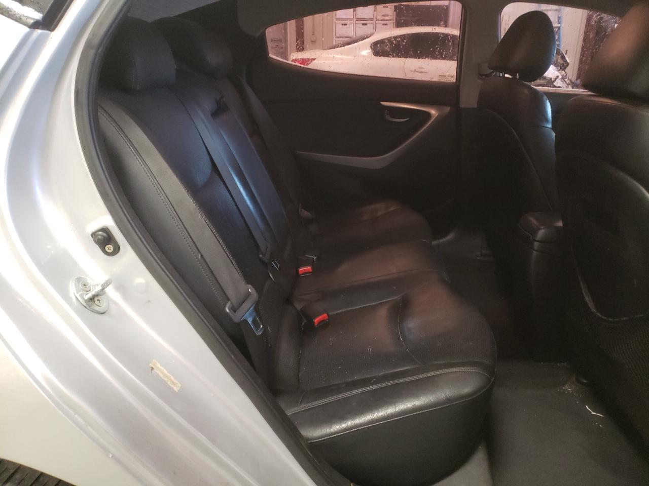 2012 Hyundai Elantra - Image 11