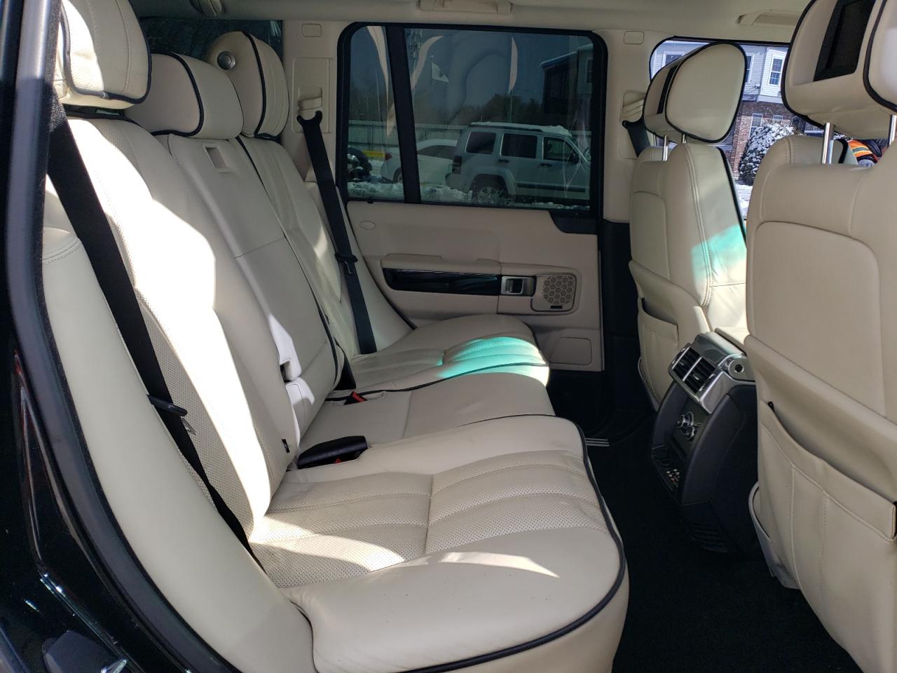 2011 Land Rover Range Rover - Image 11