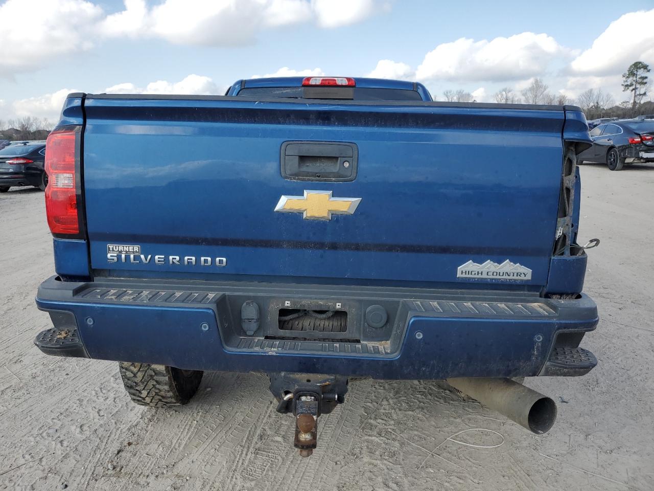 2017 Chevrolet Silverado - Image 6
