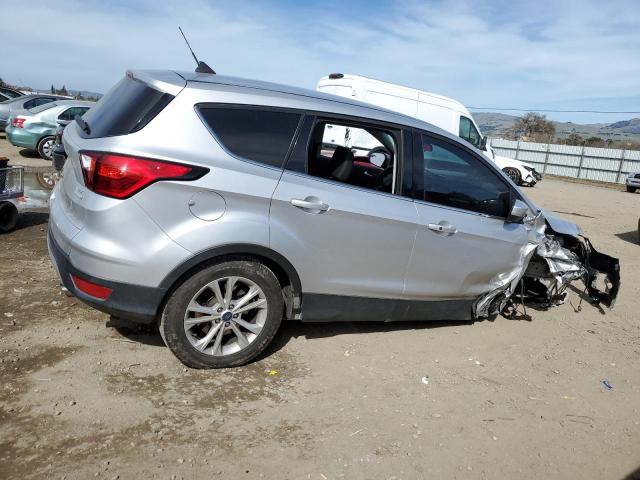  FORD ESCAPE 2019 Серебристый