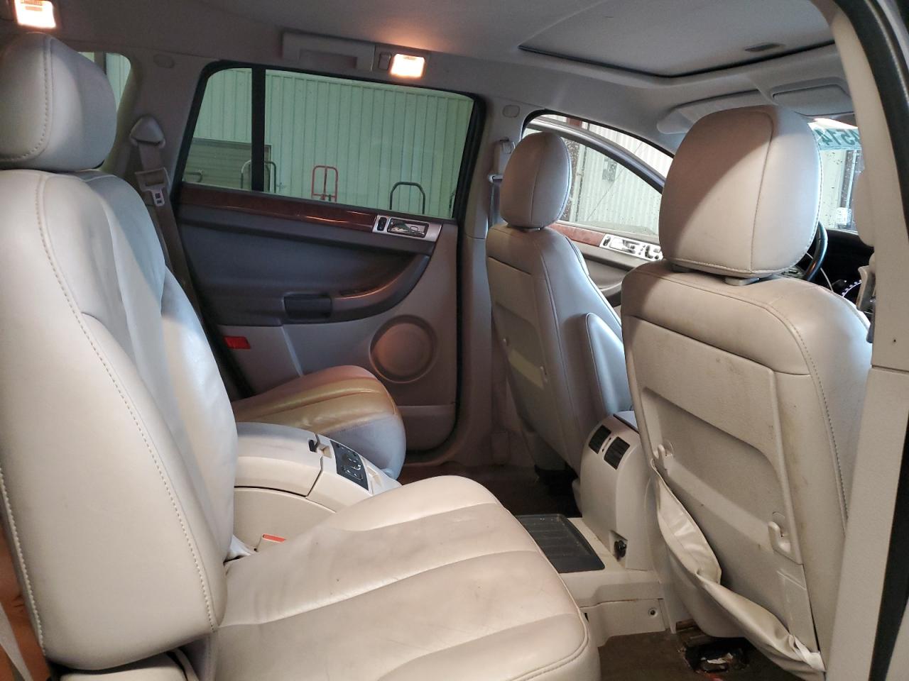 2004 Chrysler Pacifica - Image 12