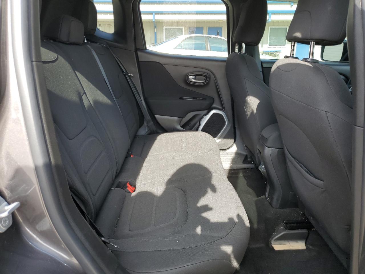 2018 Jeep Renegade - Image 11