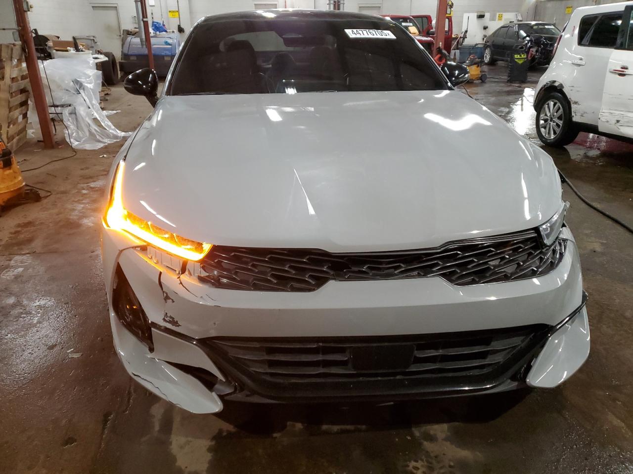 2022 Kia K5 - Image 5