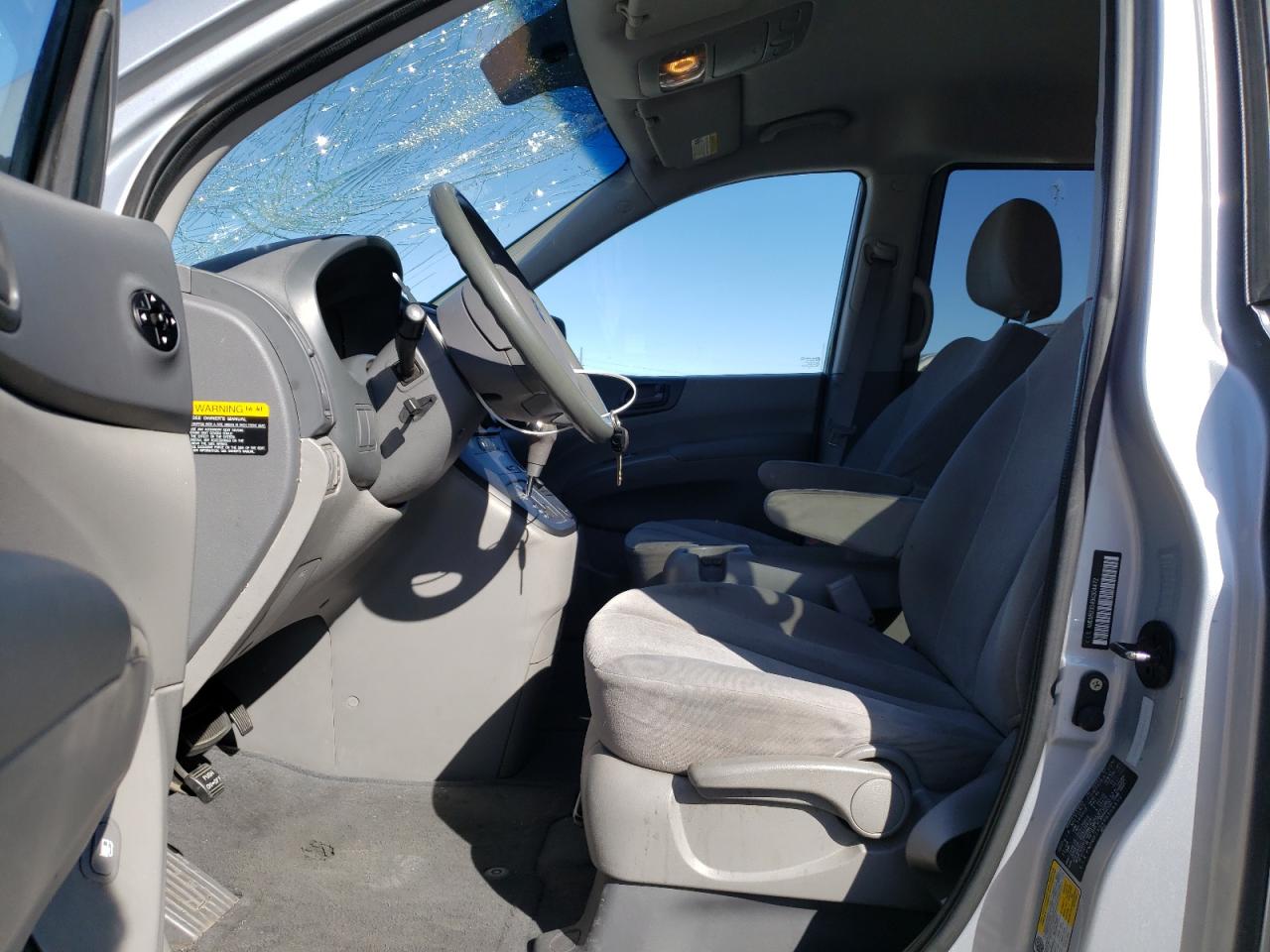 2009 Kia Sedona - Image 7