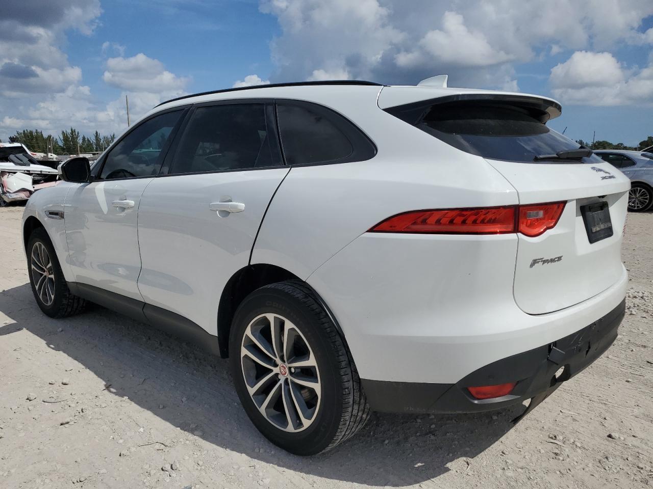 2018 Jaguar F-Pace - Image 2