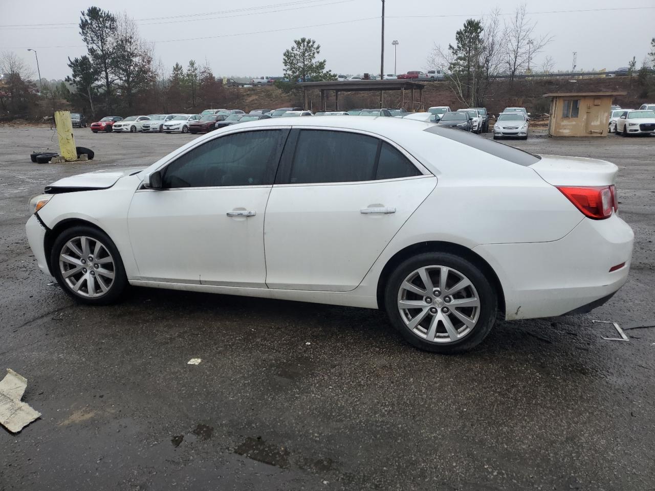 2015 Chevrolet Malibu - Image 2