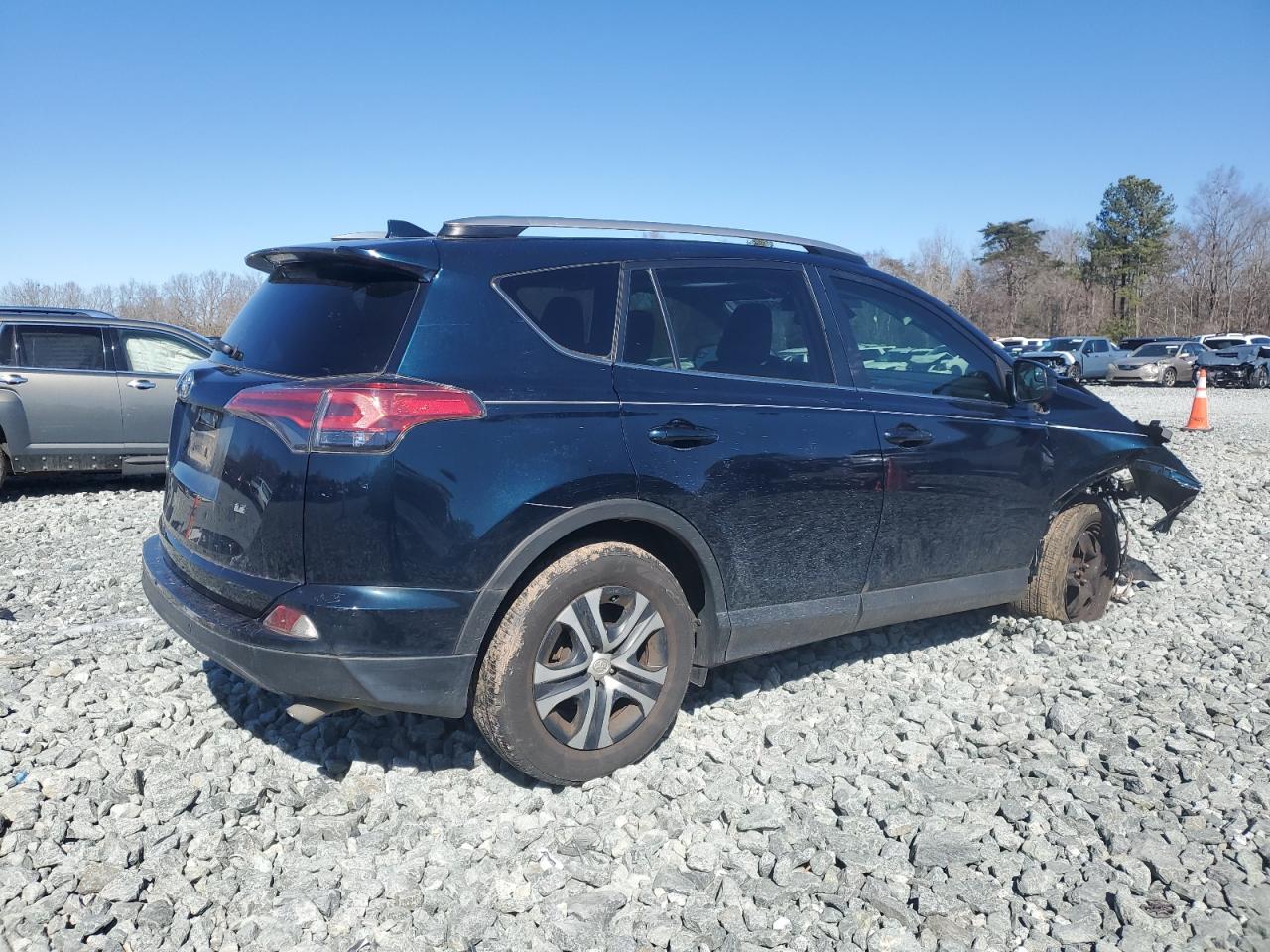 2018 Toyota RAV 4 - Image 3