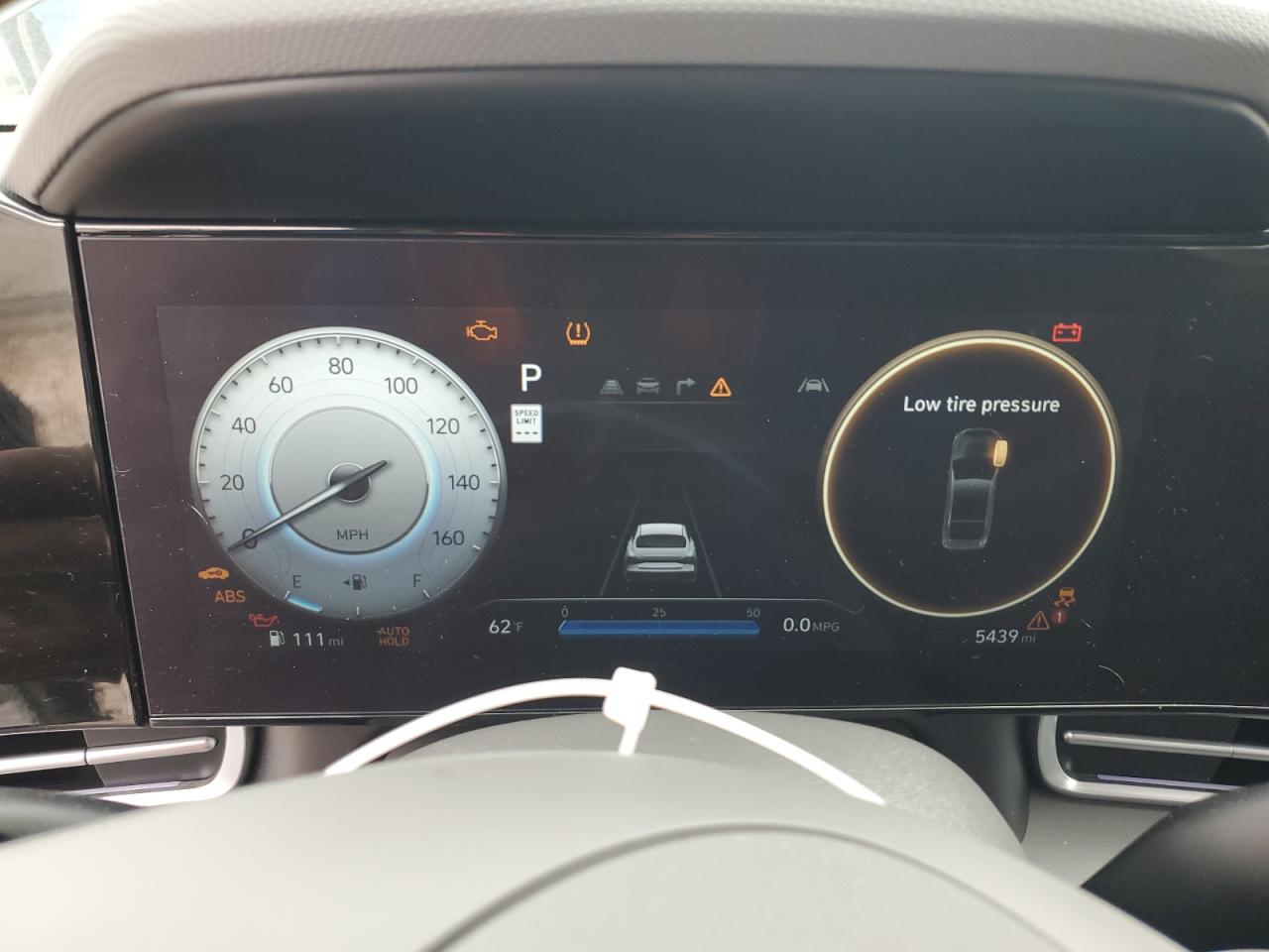 2024 Hyundai Elantra - Image 9