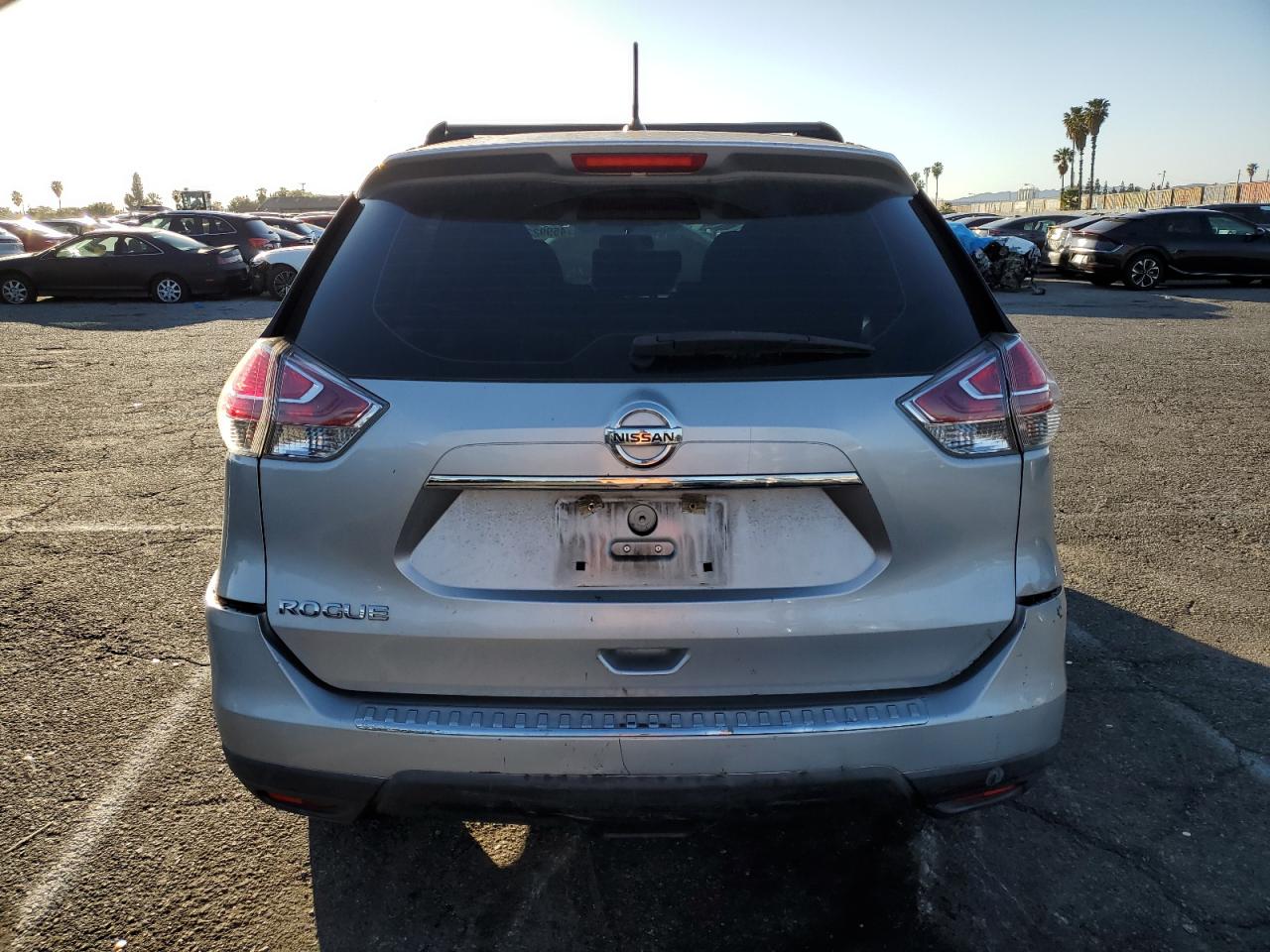 2016 Nissan Rogue - Image 6