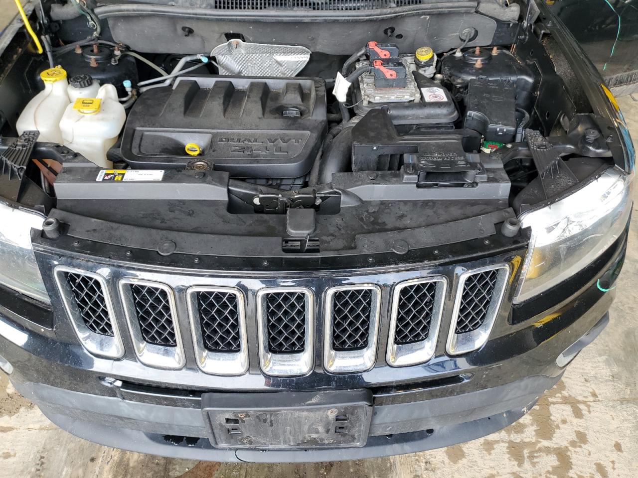 2016 Jeep Compass - Image 12