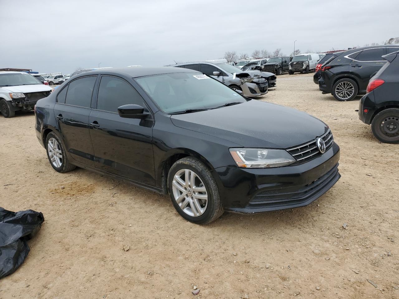 2018 Volkswagen Jetta - Image 4