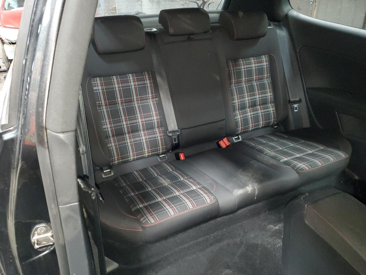 2010 Volkswagen GTI - Image 10