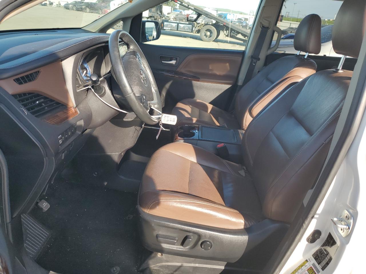 2015 Toyota Sienna - Image 7