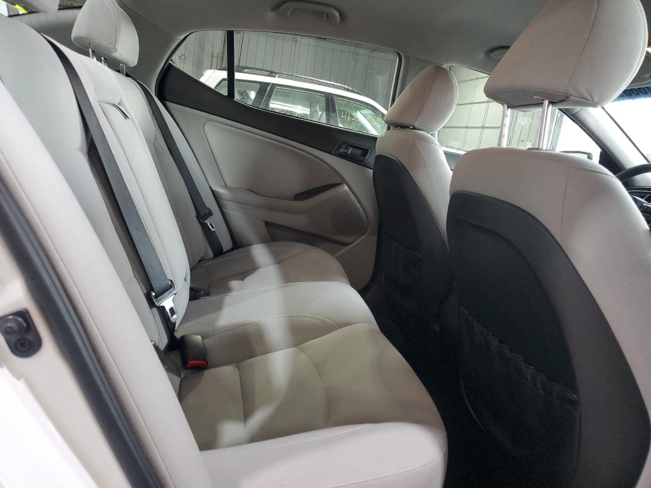 2015 Kia Optima - Image 10