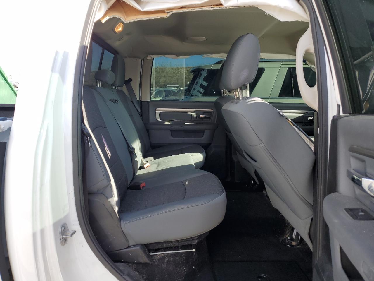 2015 RAM 1500 - Image 10