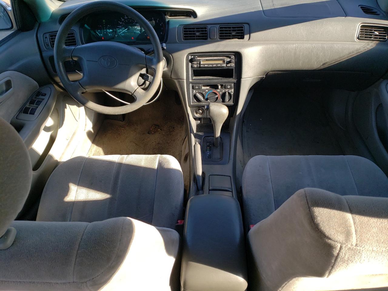 1999 Toyota Camry - Image 8