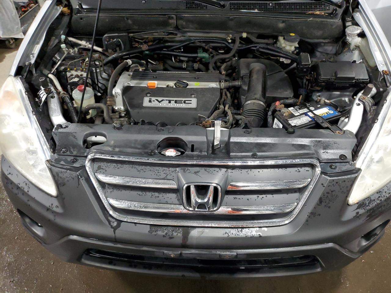 2005 Honda CR-V - Image 12