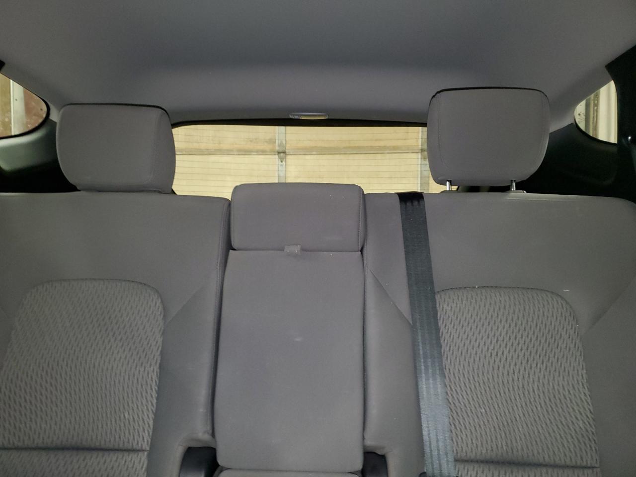 2016 Hyundai Santa Fe - Image 10