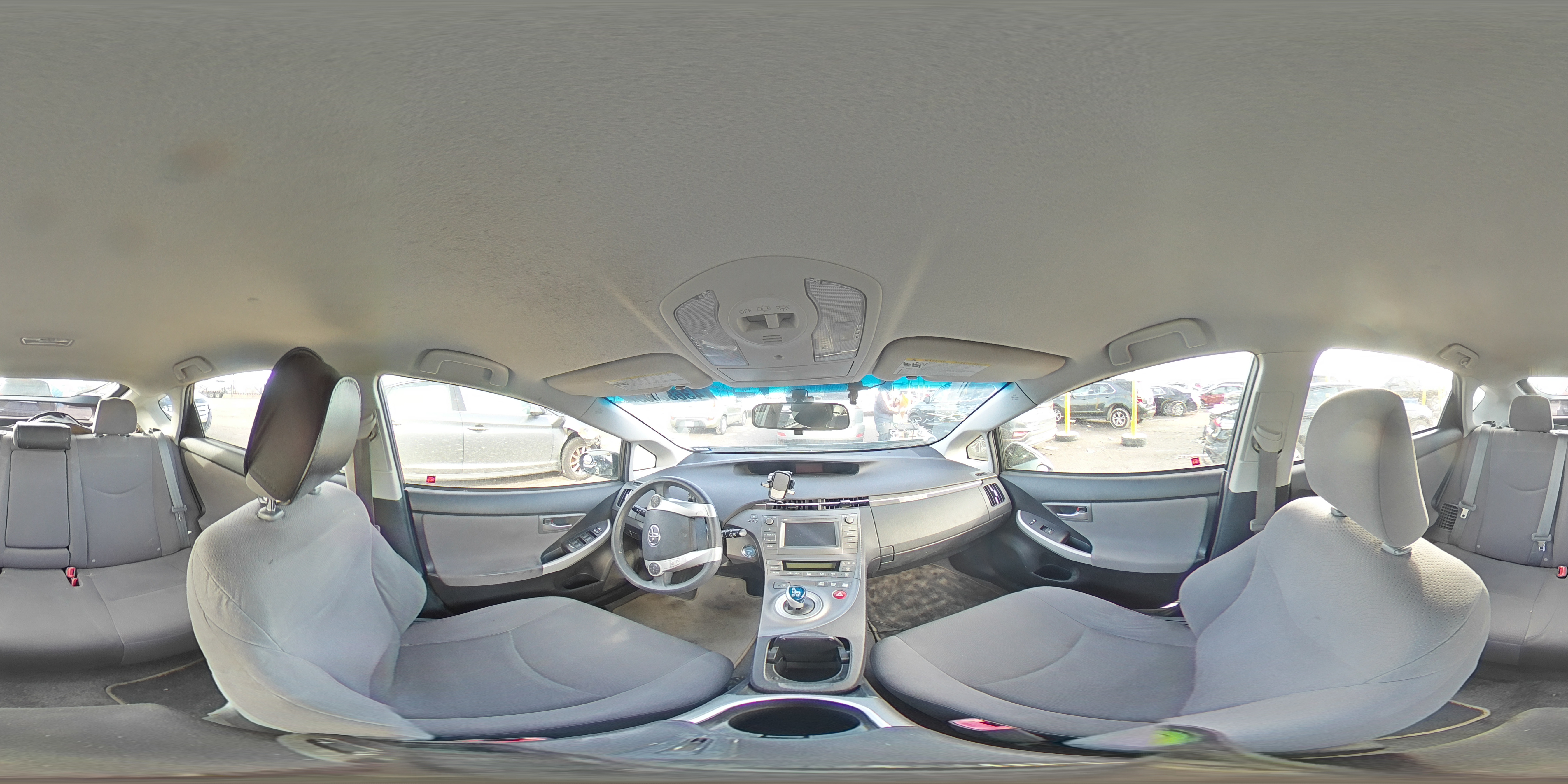 2012 Toyota Prius - Image 13