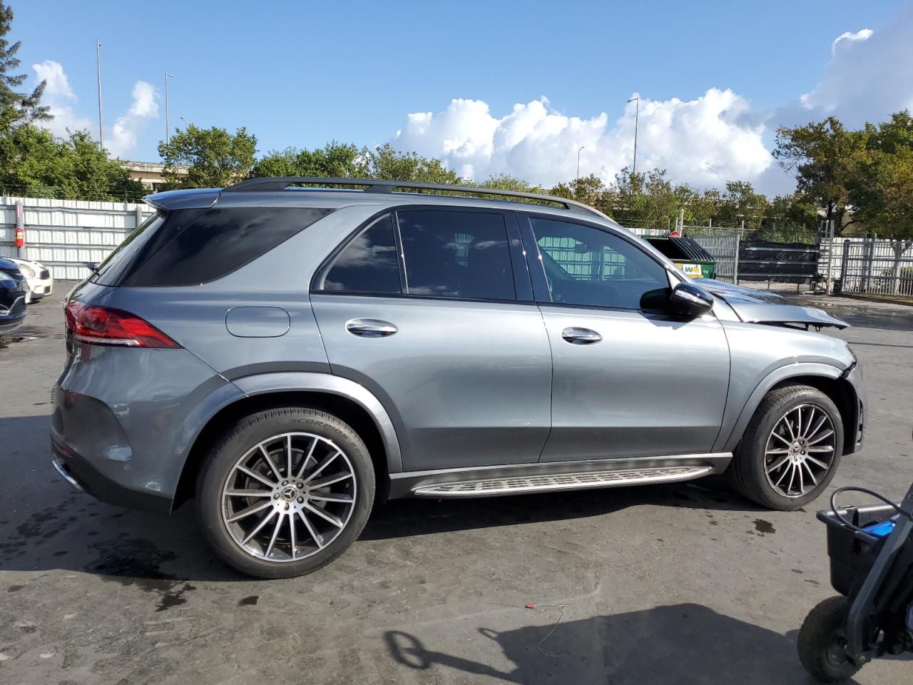 2022 Mercedes-Benz GLE - Image 3