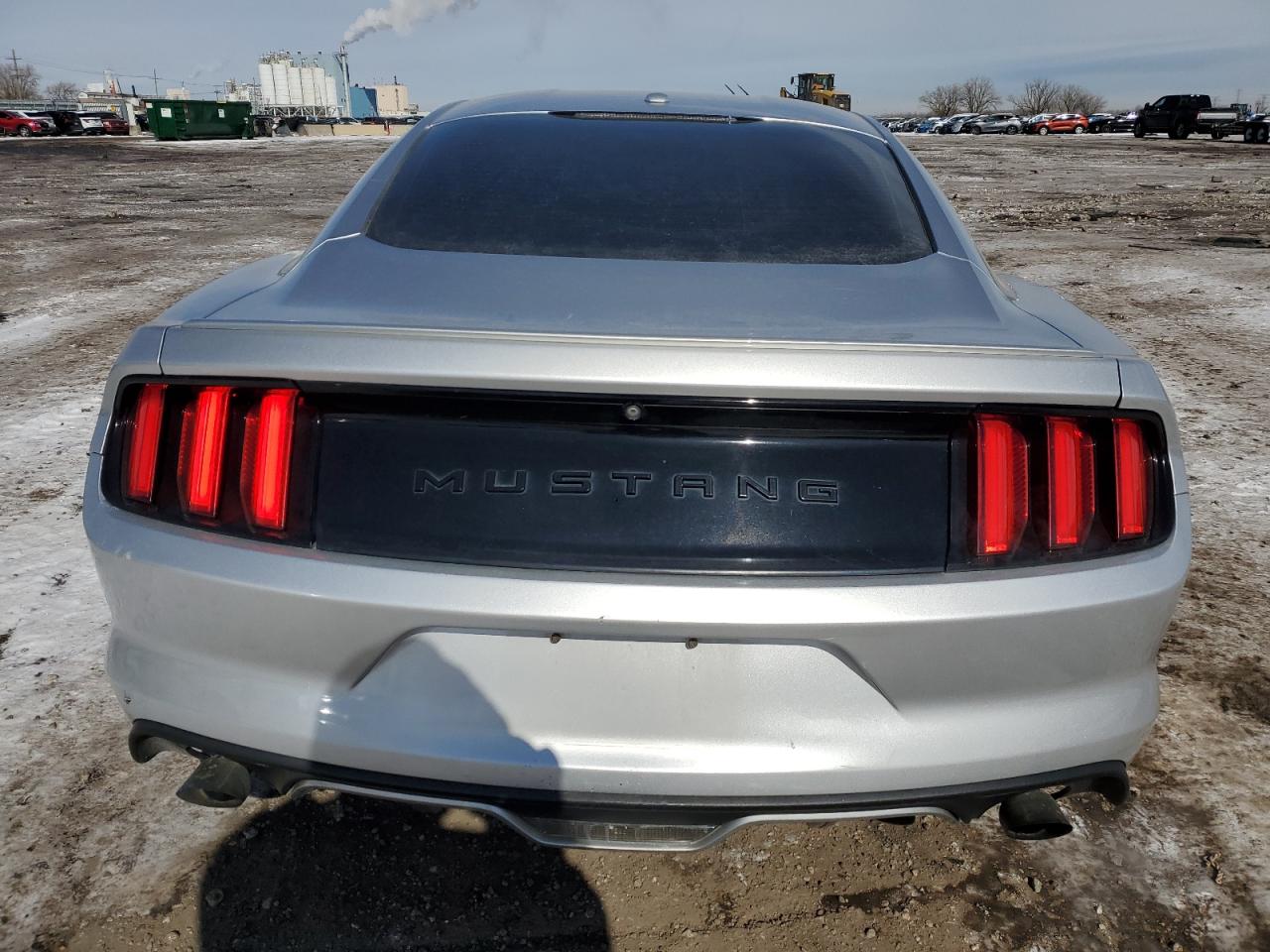 2015 Ford Mustang - Image 6