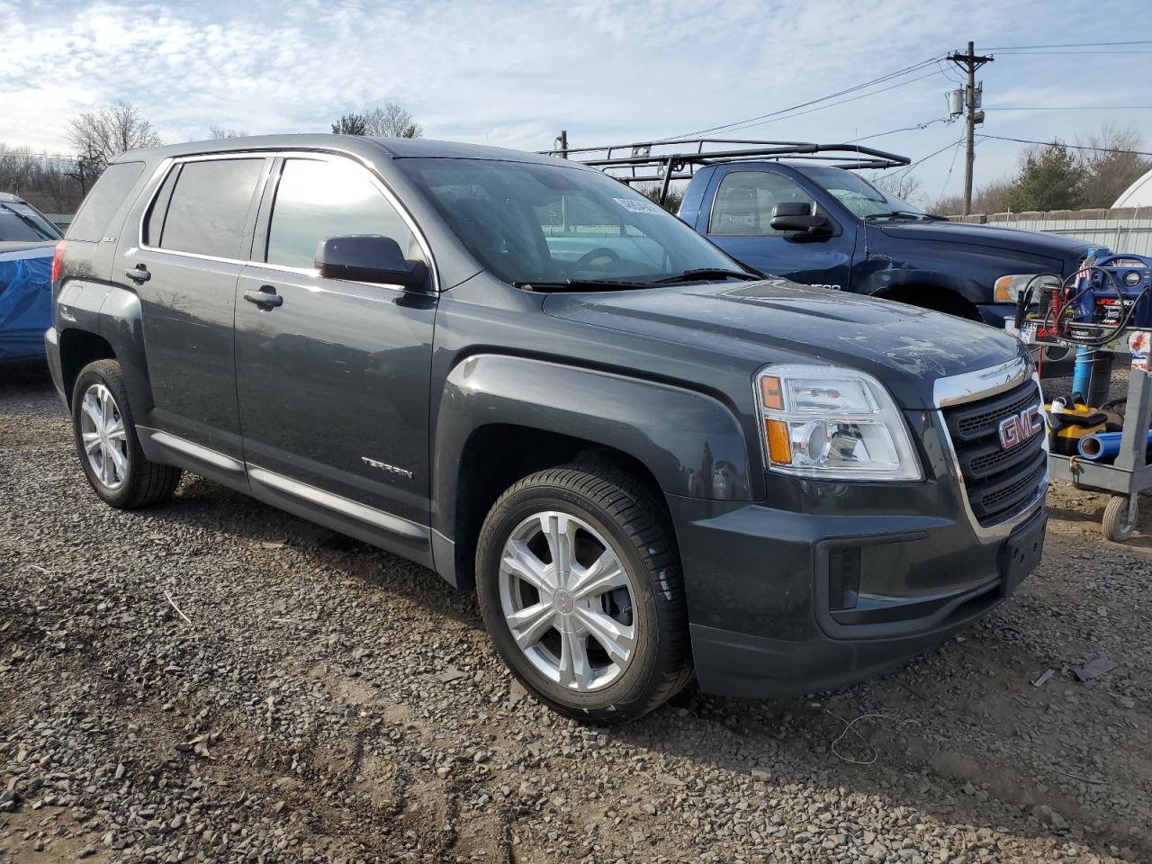 2017 GMC Terrain - Image 4