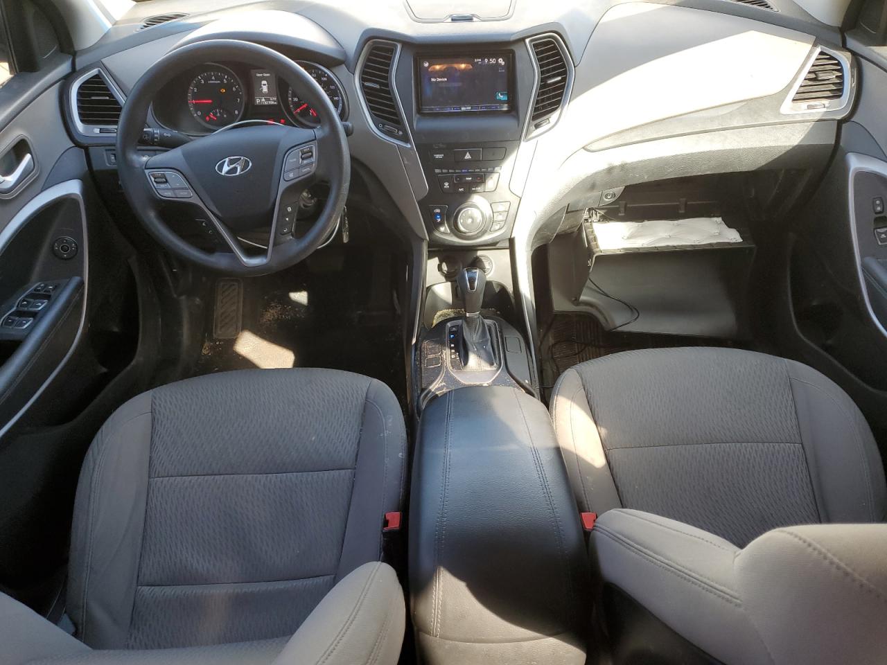 2015 Hyundai Santa Fe - Image 8