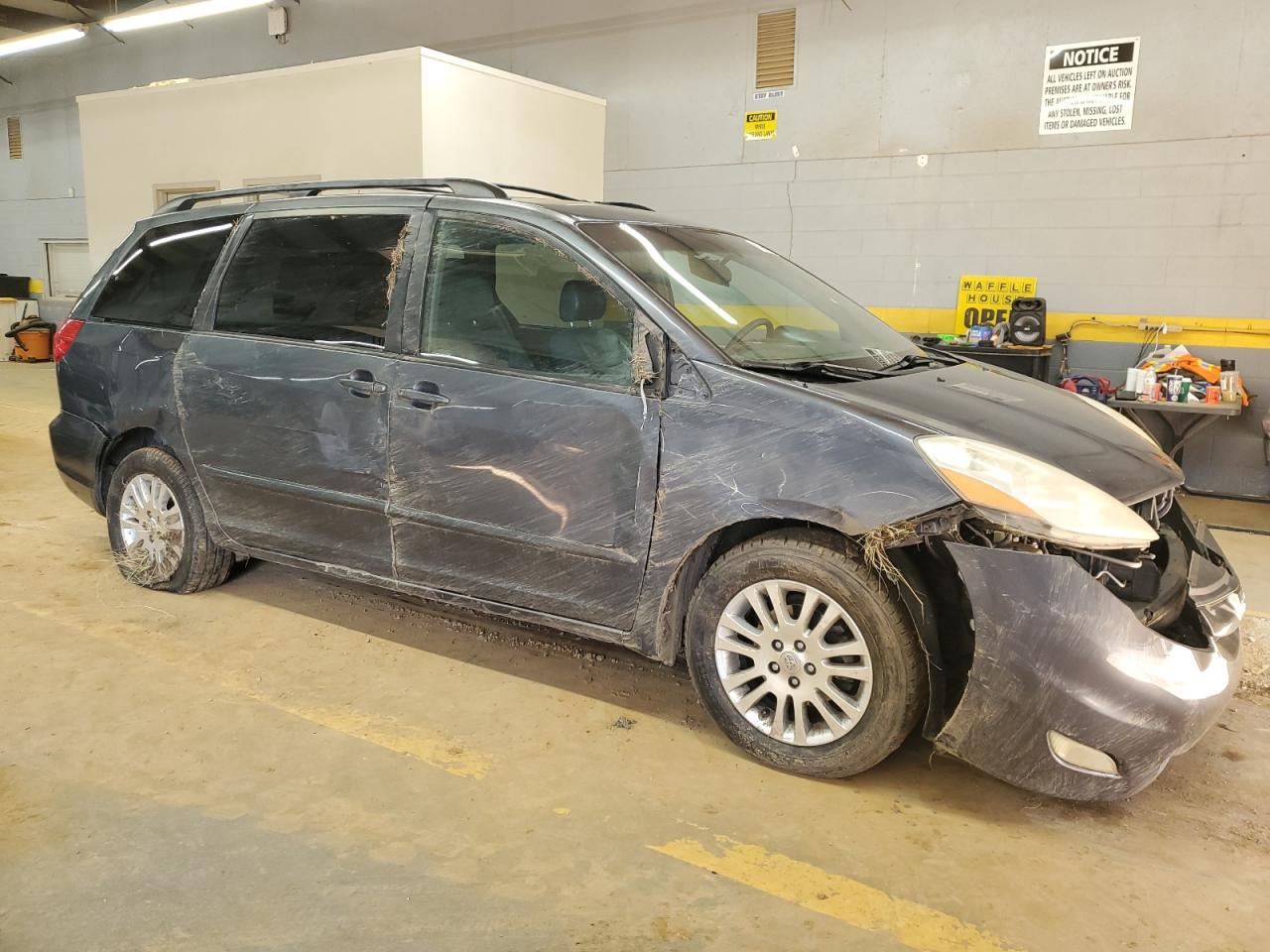 2008 Toyota Sienna - Image 4