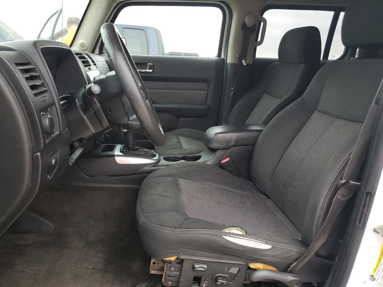2009 Hummer H3 - Image 7