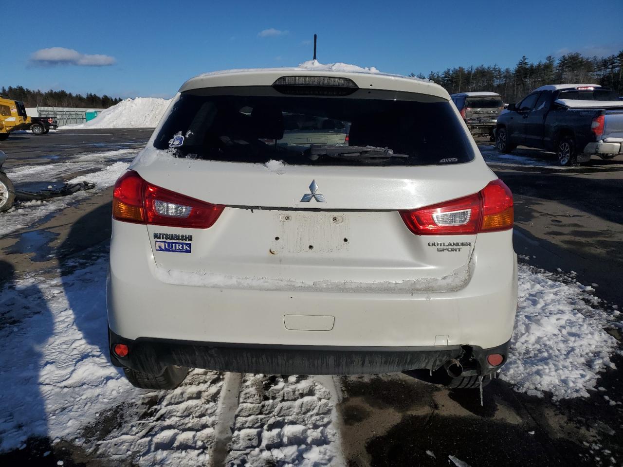 2015 Mitsubishi Outlander - Image 6