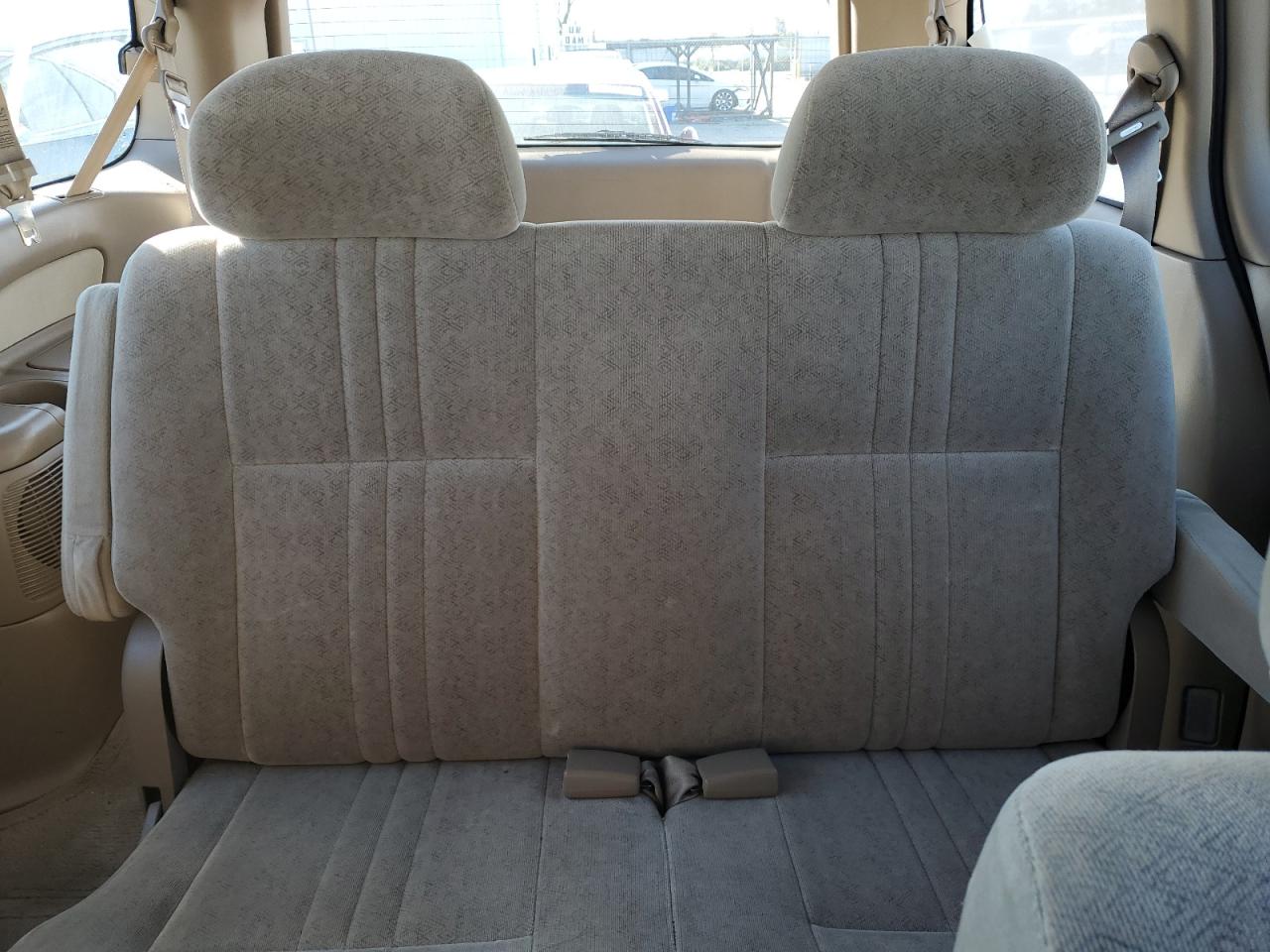 1999 Toyota Sienna - Image 10