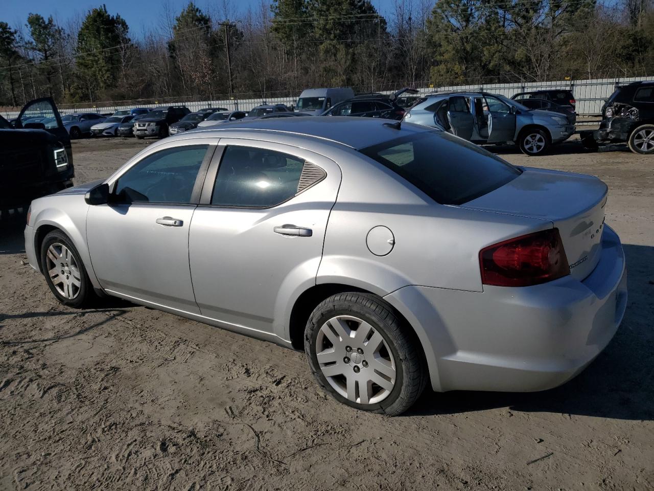 2012 Dodge Avenger - Image 2