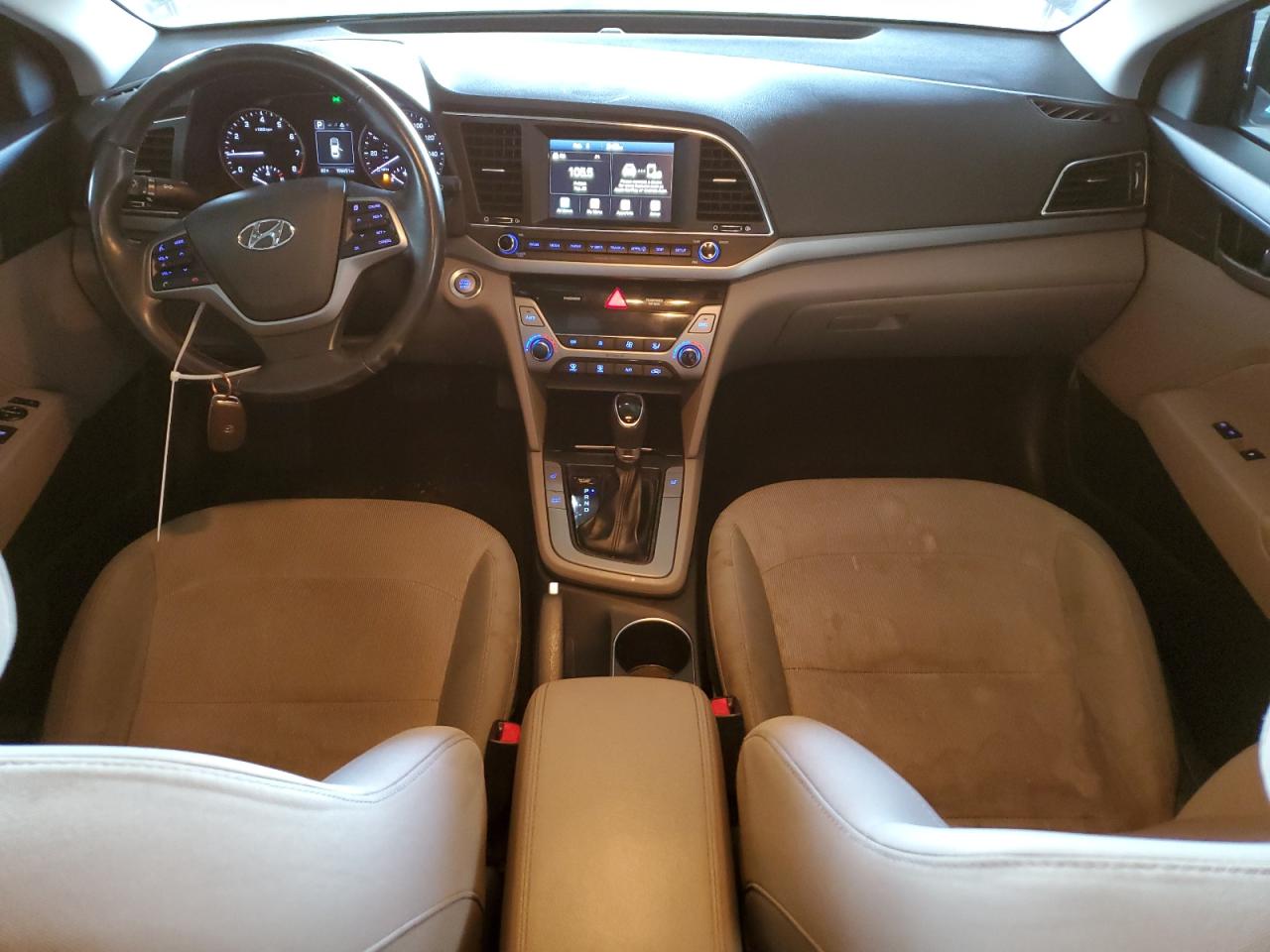 2017 Hyundai Elantra - Image 8