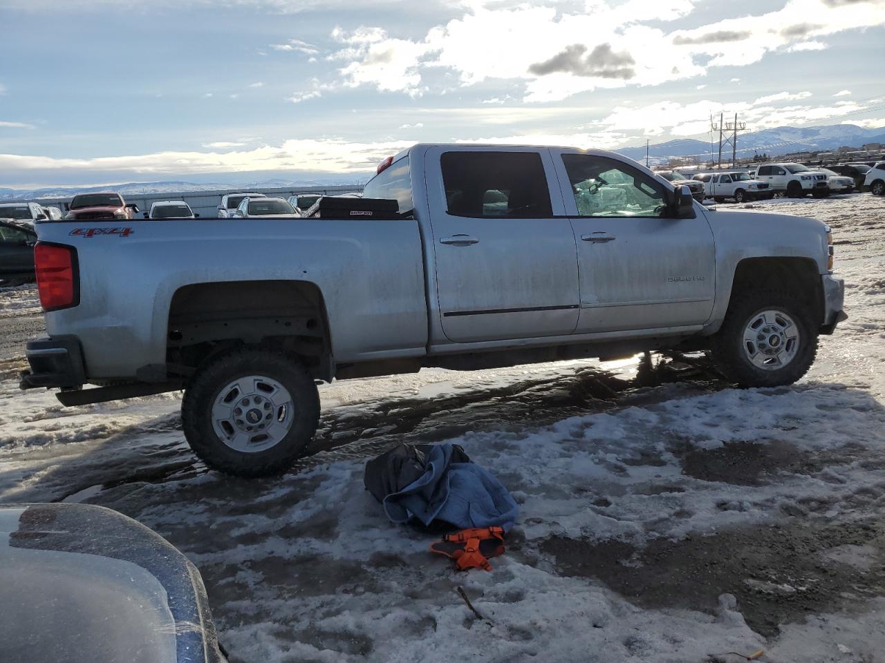 2015 Chevrolet Silverado - Image 3