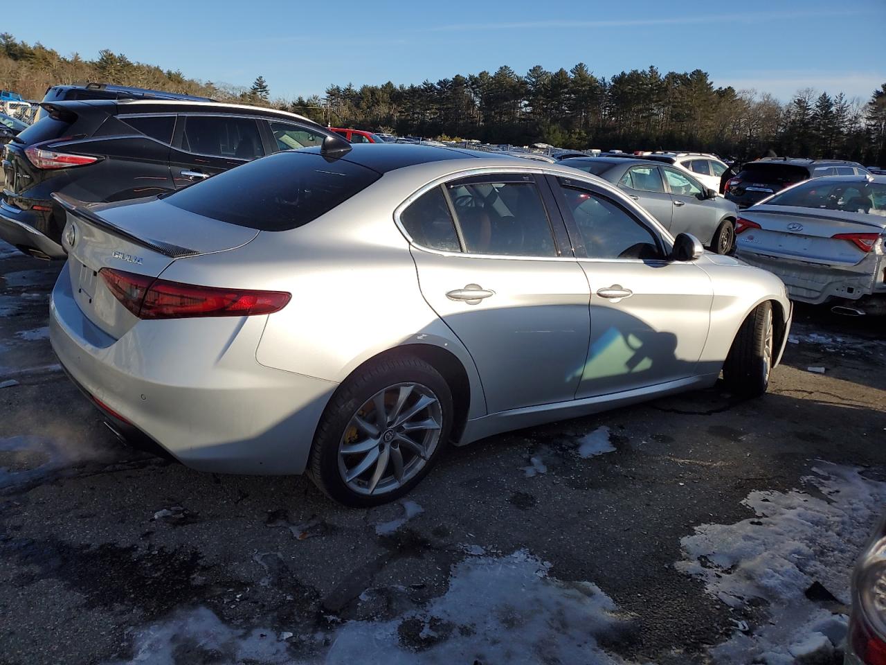 2017 Alfa Romeo Giulia - Image 3