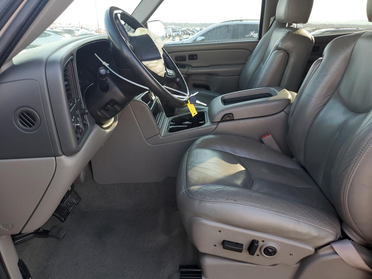 2004 Chevrolet Tahoe - Image 7