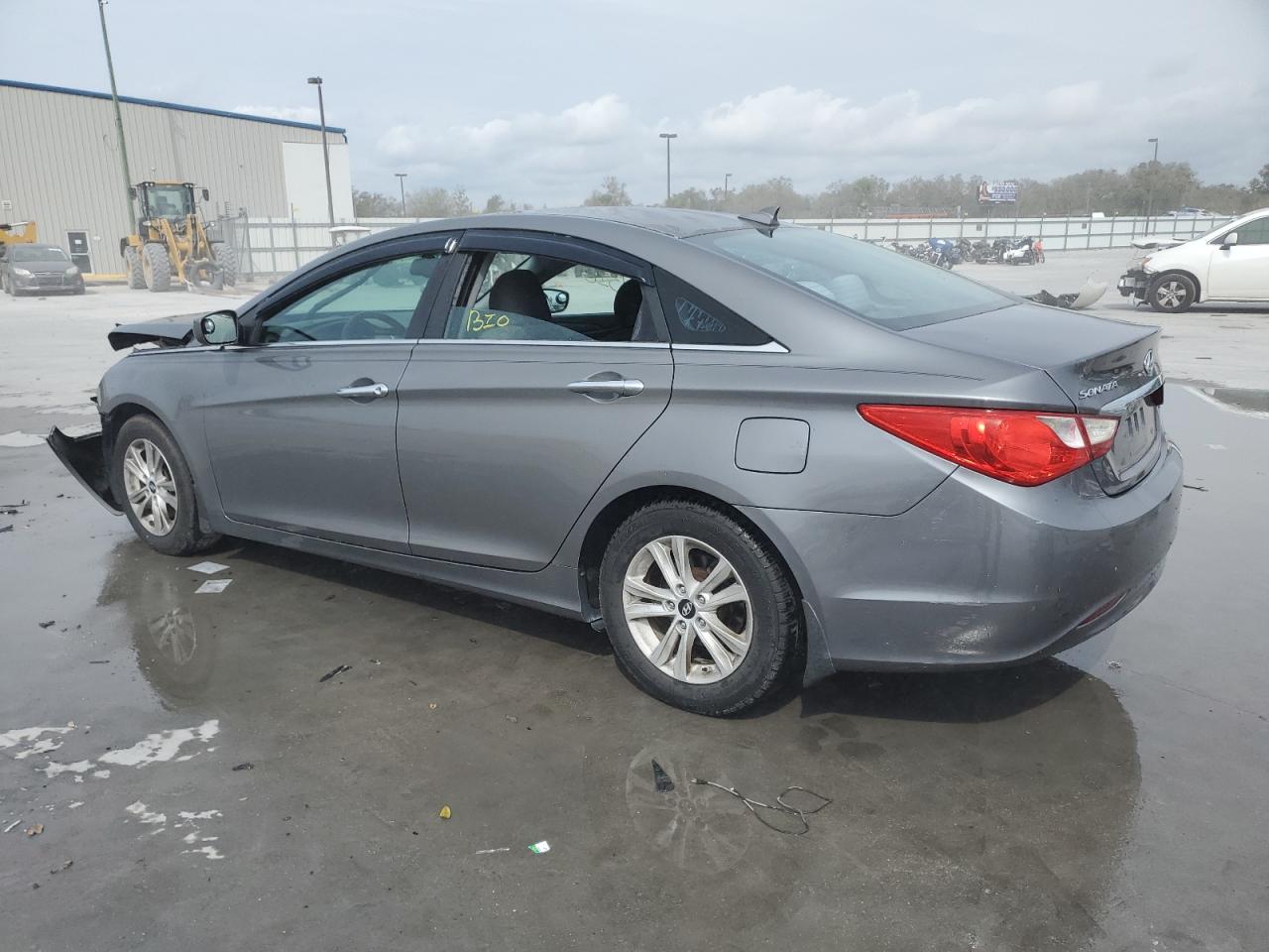 2013 Hyundai Sonata - Image 2