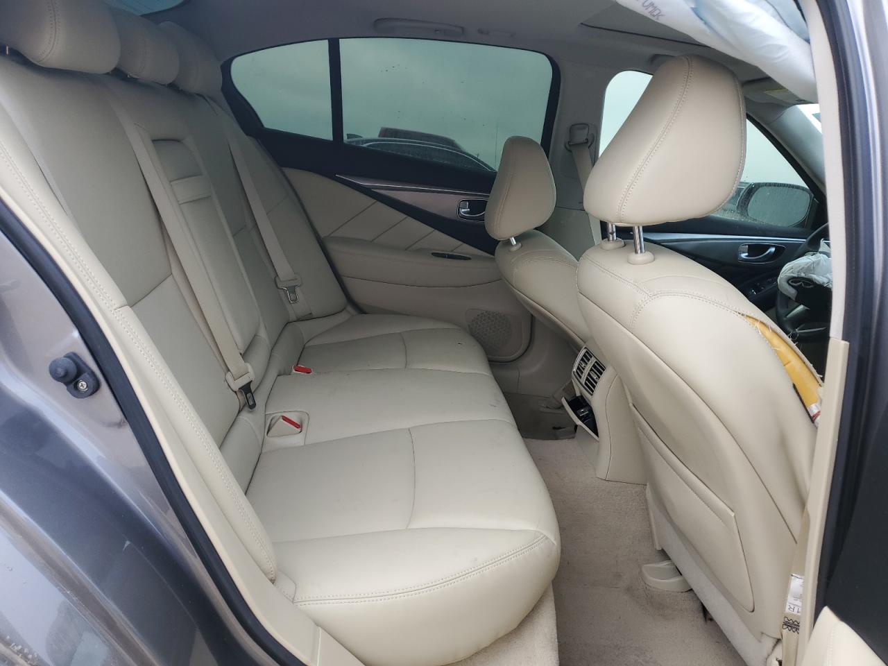 2015 Infiniti Q50 - Image 10