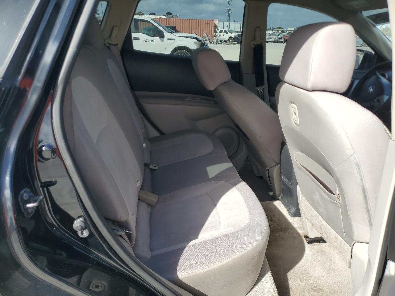 2011 Nissan Rogue - Image 11