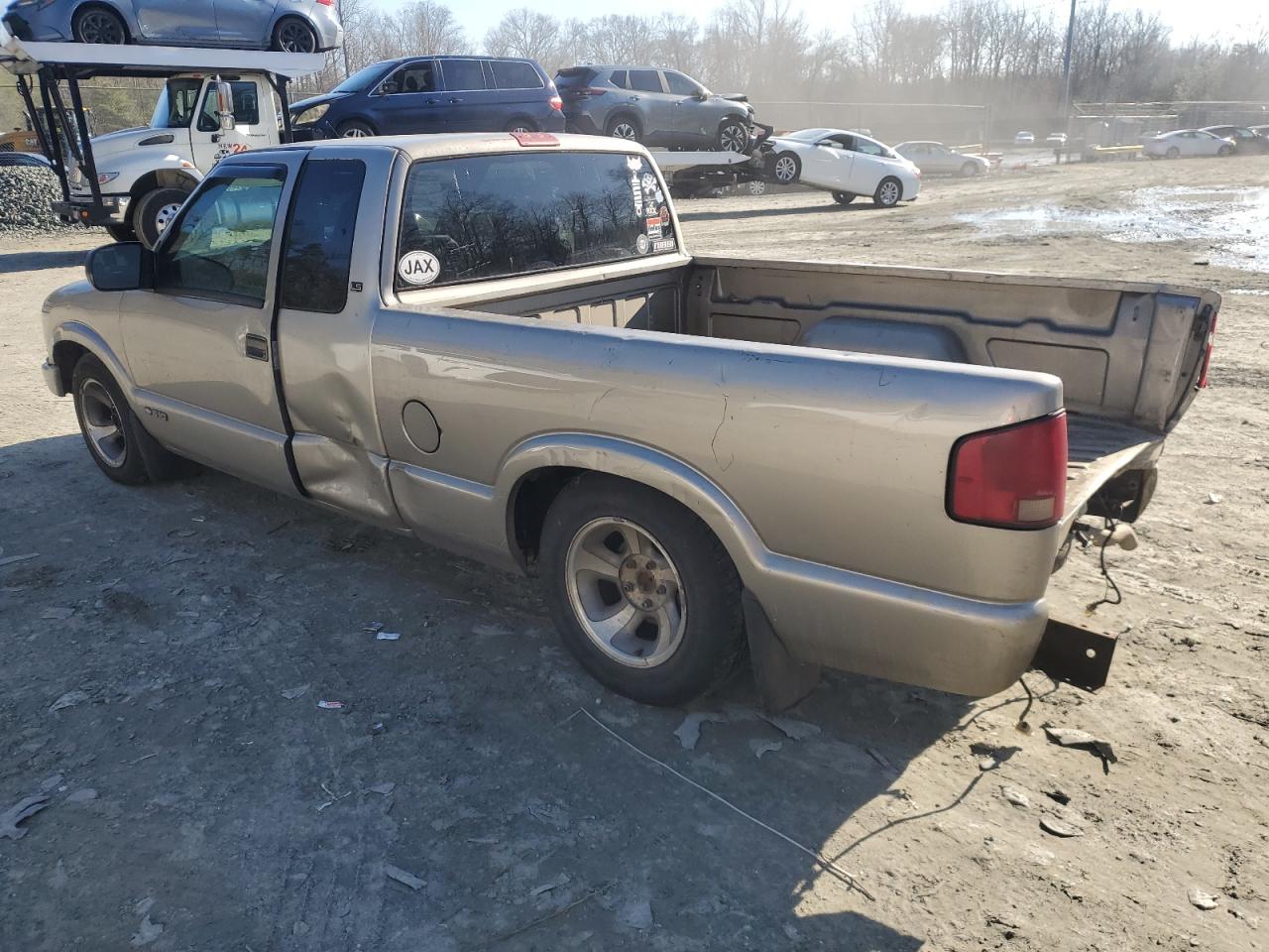 2000 Chevrolet S-10 Pickup - Image 2