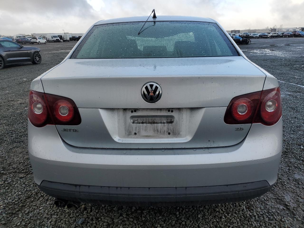 2009 Volkswagen Jetta - Image 6
