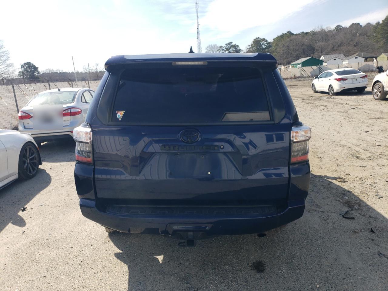 2015 Toyota 4Runner - Image 6