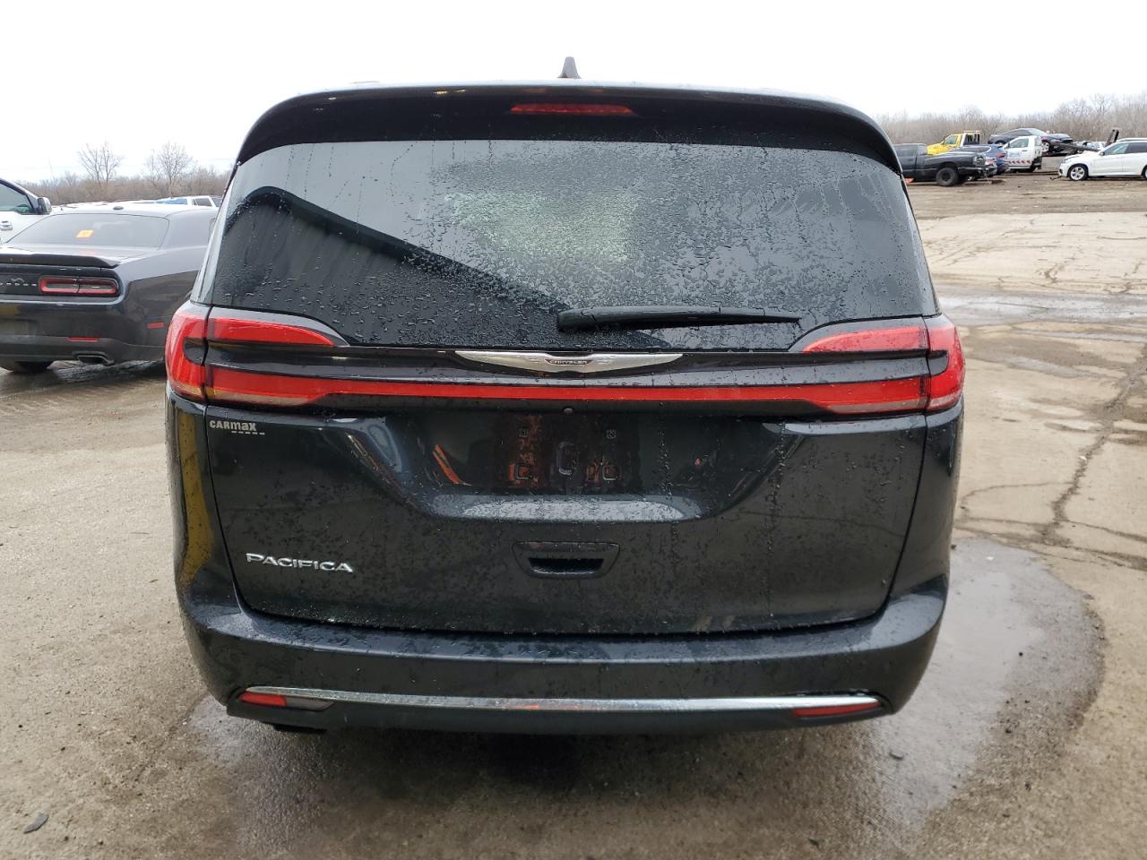 2022 Chrysler Pacifica - Image 6