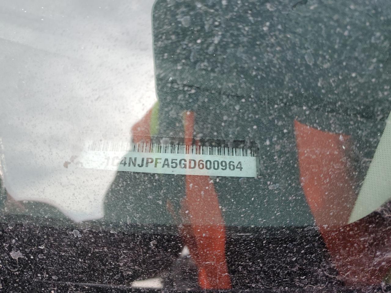 2016 Jeep Liberty (Patriot) - Image 12