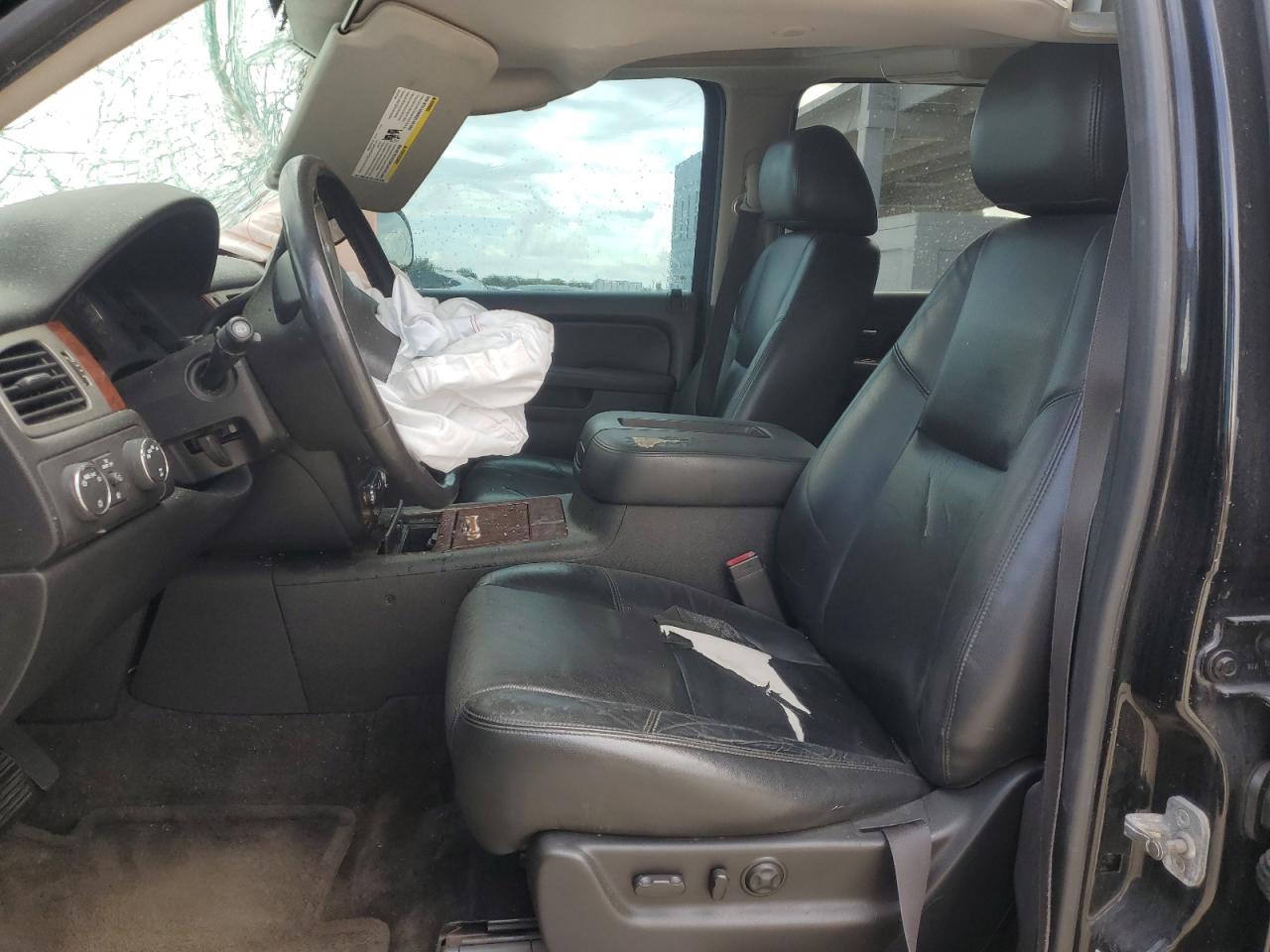 2012 Chevrolet Suburban - Image 7