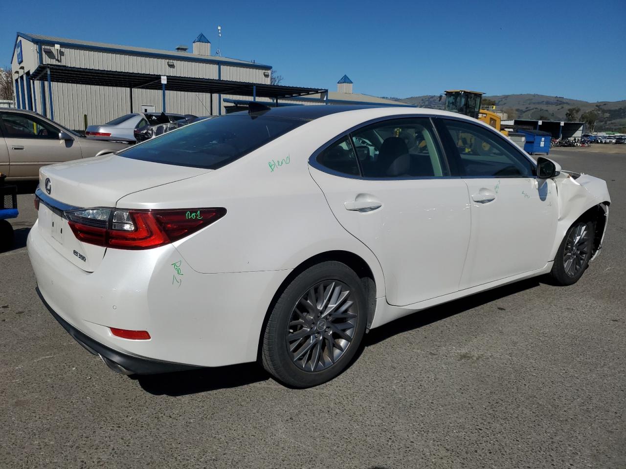 2018 Lexus ES - Image 3
