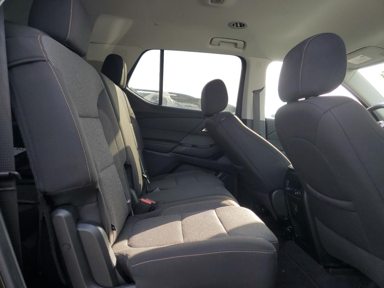 2020 Chevrolet Traverse - Image 11