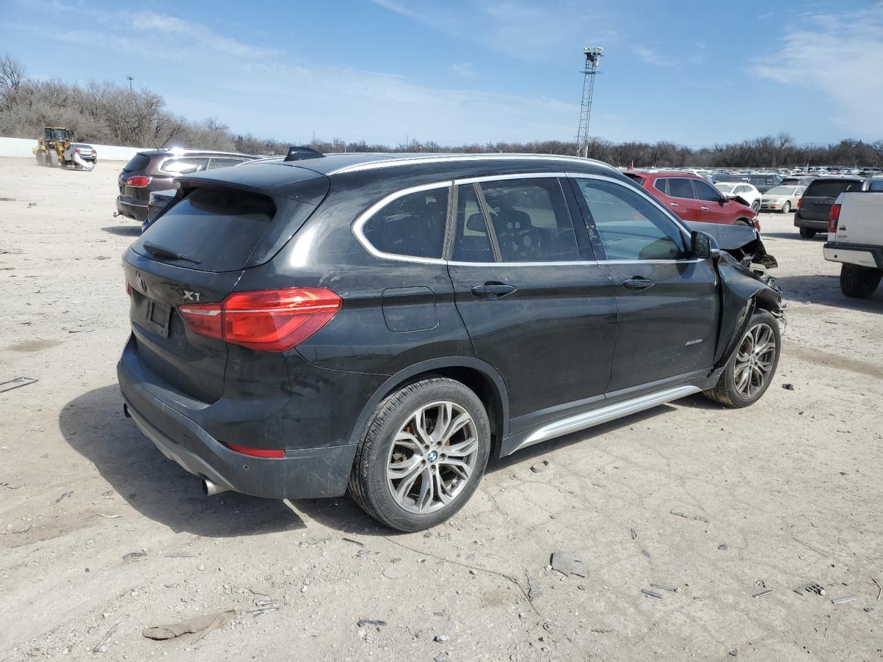 2017 BMW X1 - Image 3