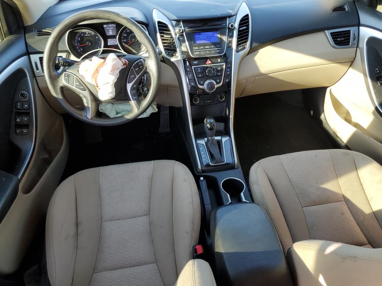 2014 Hyundai Elantra - Image 8
